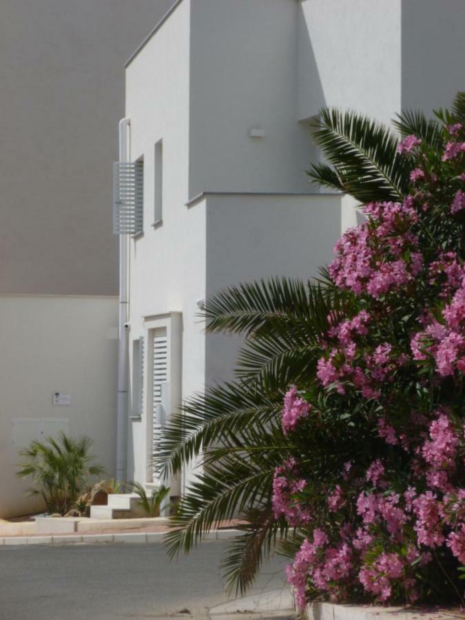 Charm Holiday تيراسيني المظهر الخارجي الصورة