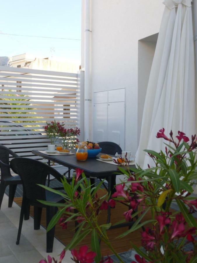 Charm Holiday تيراسيني المظهر الخارجي الصورة