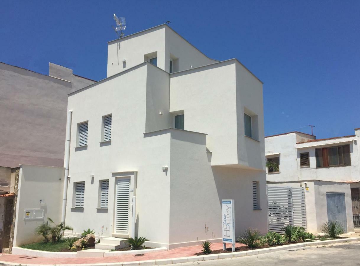 Charm Holiday تيراسيني المظهر الخارجي الصورة